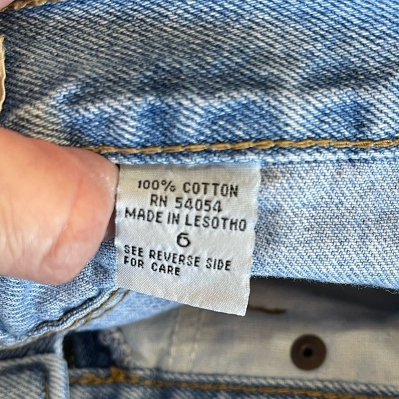 Bugle Boy denim jean shorts light wash fray hem size 6 summer festival concert - Picture 4 of 13